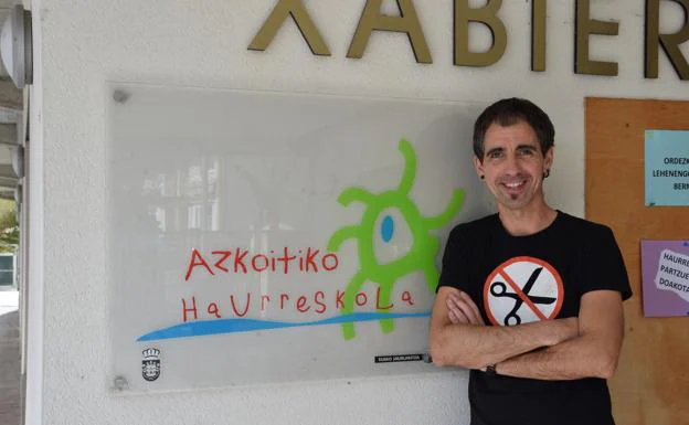Oier Saizar, educador en la haurreskola de Azkoitia. 