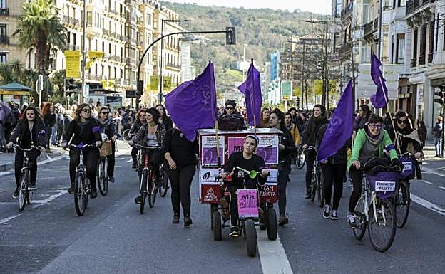 Los sindicatos piden aprovechar la ola del 8 de Marzo en favor de la igualdad salarial