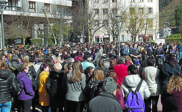 Multitudinaria respuesta de las mujeres