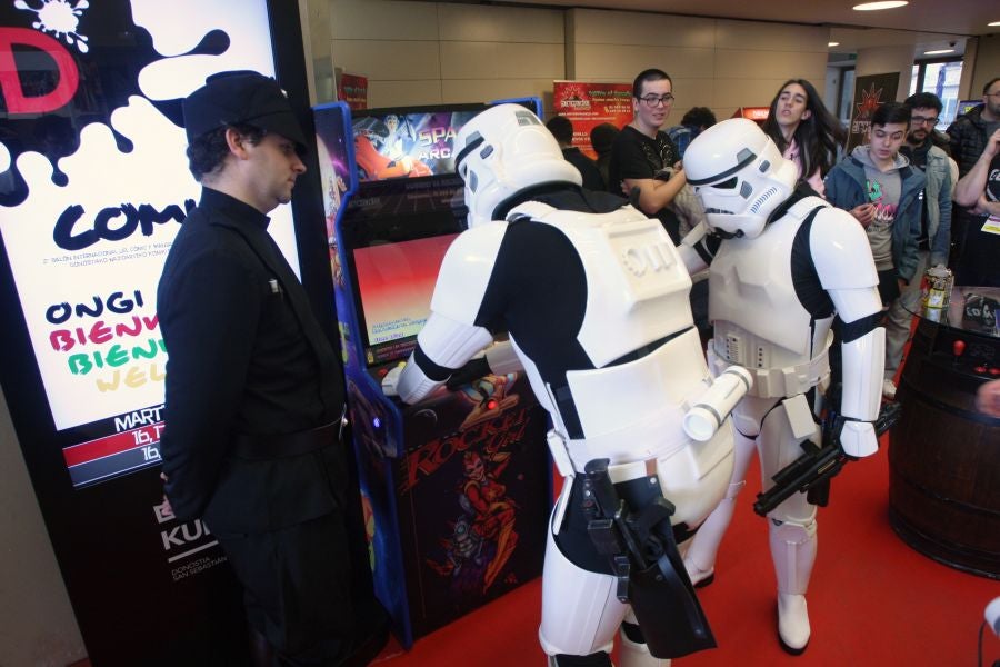 El concurso de cosplay y los premios a los maestros del cómic centran la segunda jornada del Salon Internacional del Cómic y Manga de San Sebastián