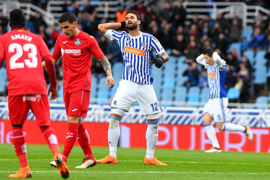 Partido bajo la lluvia en Anoeta entre la Real Sociedad y el Getafe