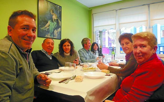 El encuentro reunió a diferentes familias y generaciones. 