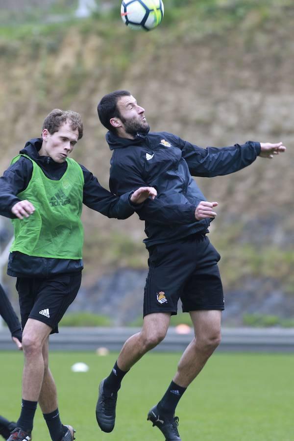 Eusebio y Loren han acudido a las instalaciones antes de la sesión para despedirse de la plantilla