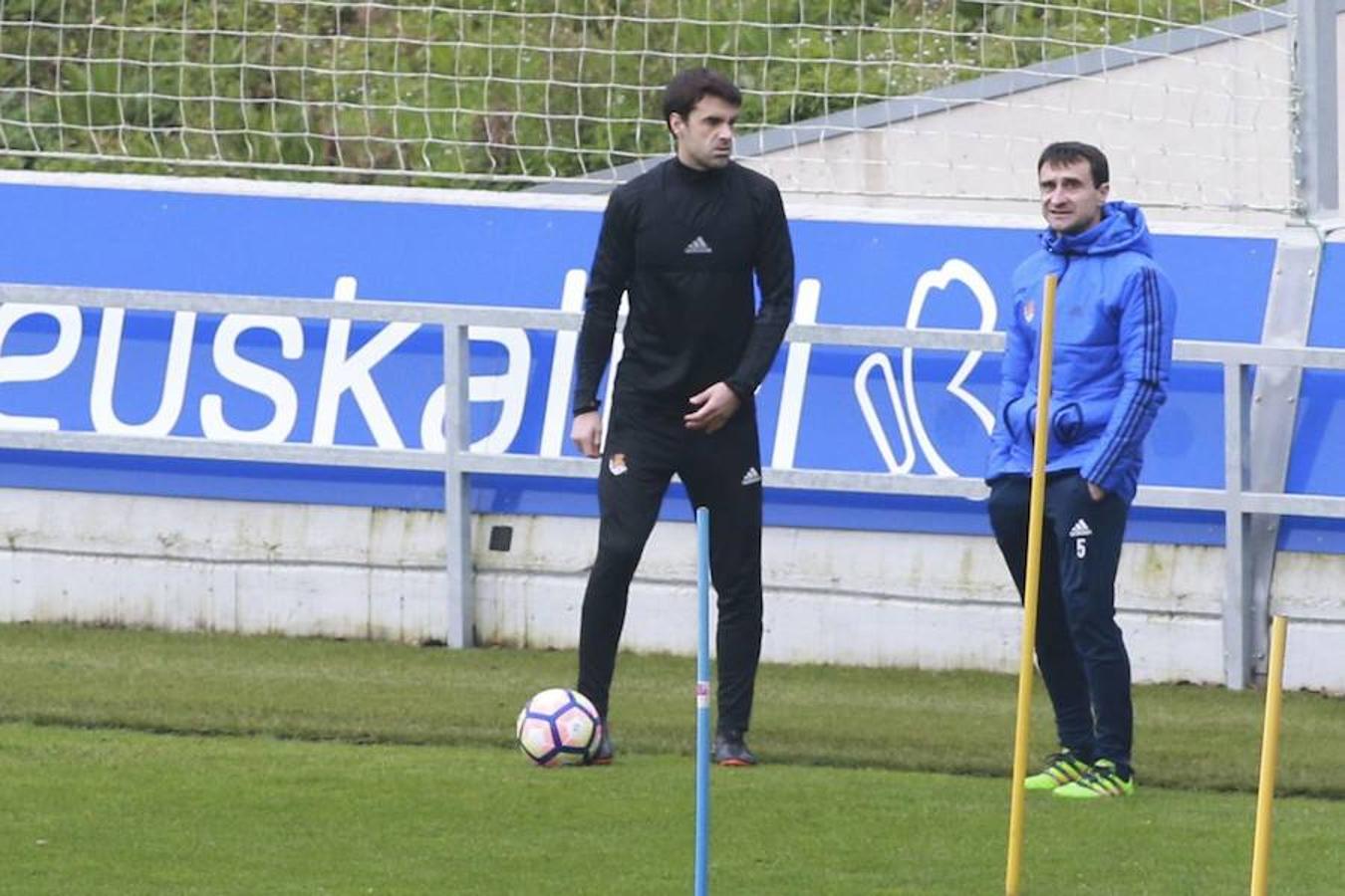 Eusebio y Loren han acudido a las instalaciones antes de la sesión para despedirse de la plantilla