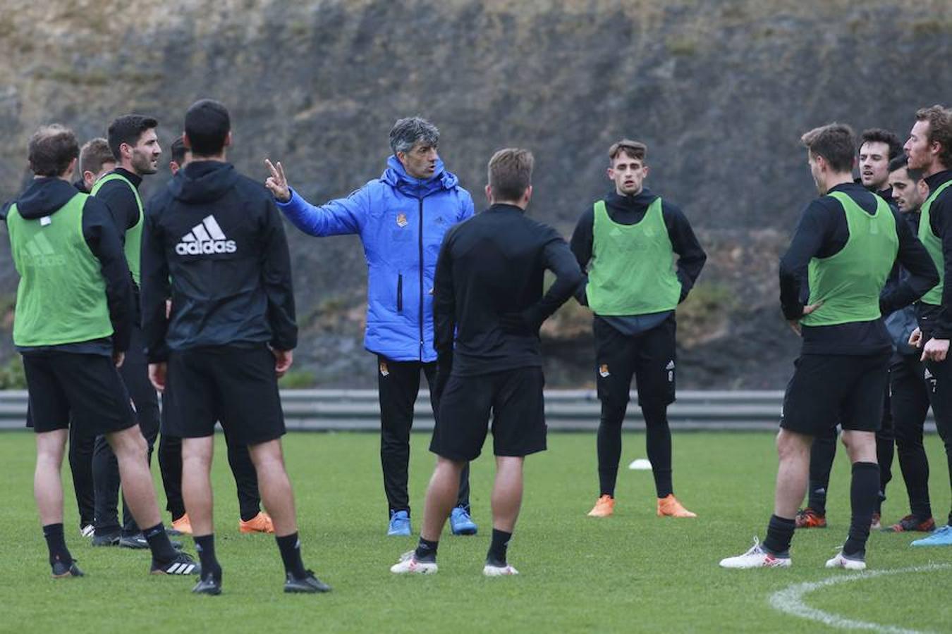 Eusebio y Loren han acudido a las instalaciones antes de la sesión para despedirse de la plantilla