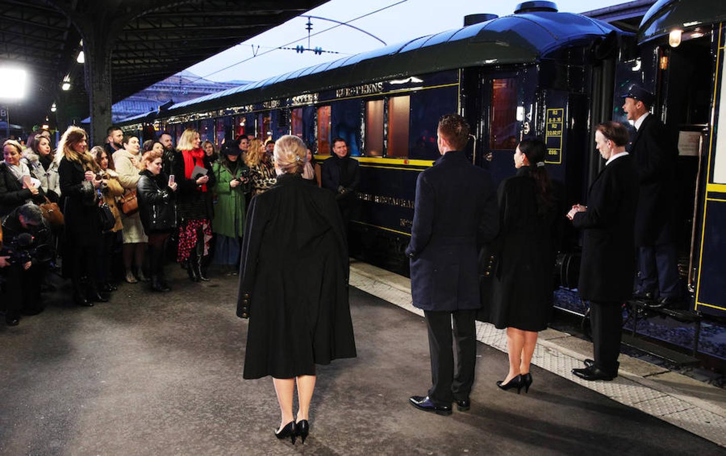 Décadas después de su último viaje oficial, el legendario tren se pone de nuevo en marcha con un invitado especial a bordo: el bisnieto de Agatha Christie y custodio de su legado