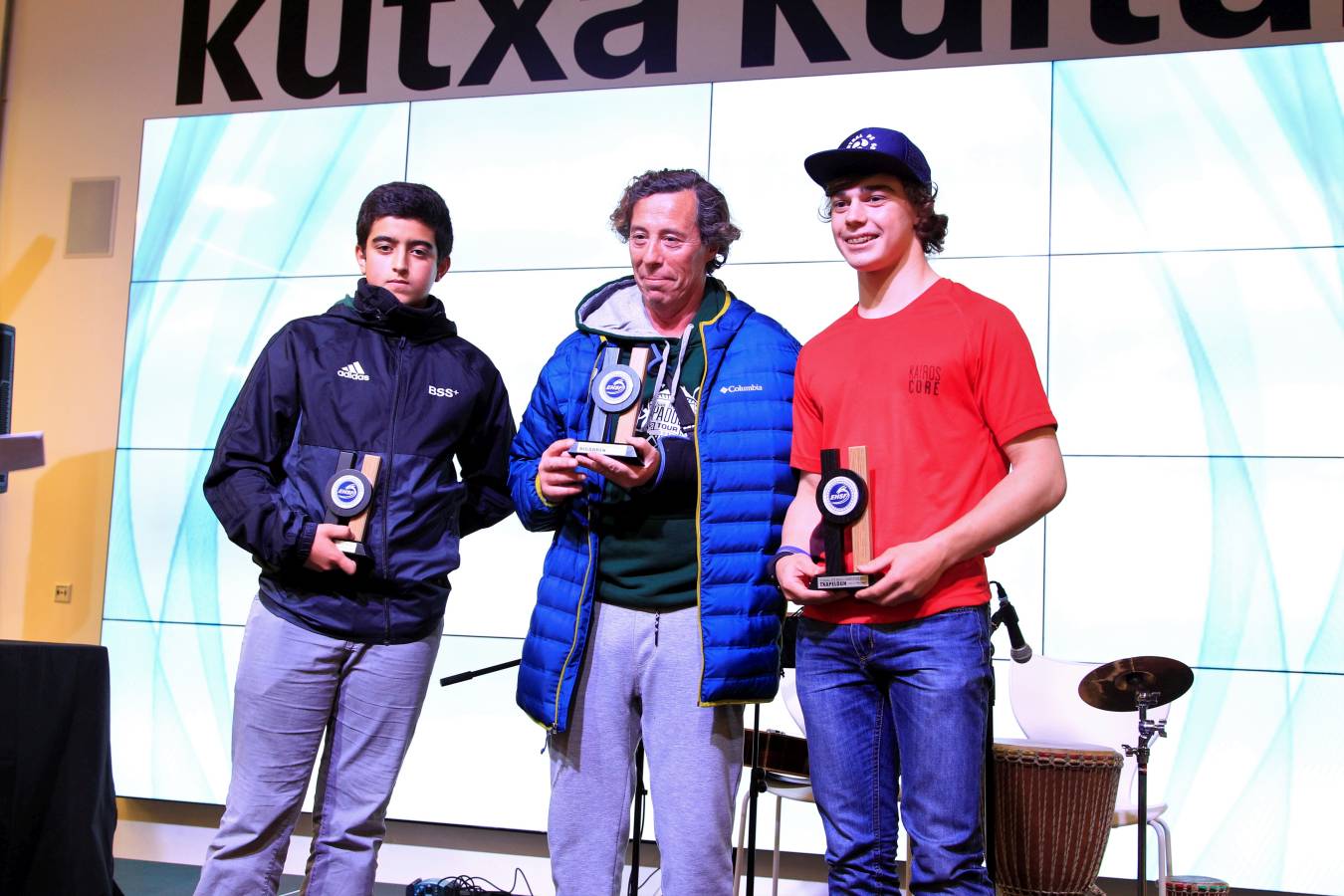 La Euskal Herriko Surf Federazioa celebró su gala de premios anual en el edificio Tabakalera de San Sebastián.