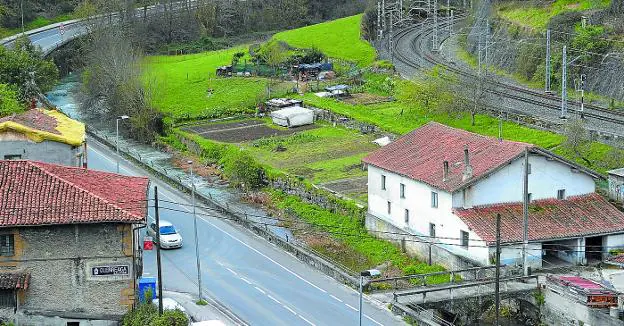 El parque fluvial abarcaría desde Olarreaga a San Lorenzo, en terrenos de Zaldibar, pero cercanos al casco urbano de Ermua.