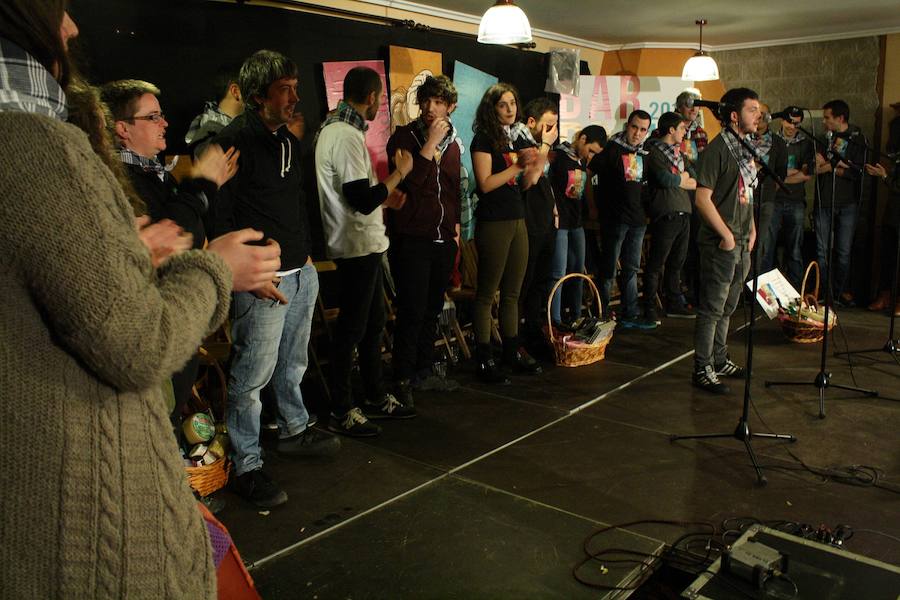 Ia 200 lagunen aurrean aritu ziren finalera iritsitako taldeak. Leitzarrak nagusitu ziren azkenean, baina denak izan ziren garaile