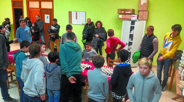 En Kultur Etxea se disputó el zonal clasificatorio de escolares en infantil, alevín y benjamín. 