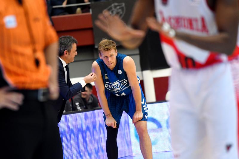 El Baskonia se lleva la victoria, 72-84. Los alaveses hacen valer su calidad para imponerse a un Gipuzkoa Basket que brilló en la primera mitad pero que tuvo que hincar la rodilla ante un rival superior.
