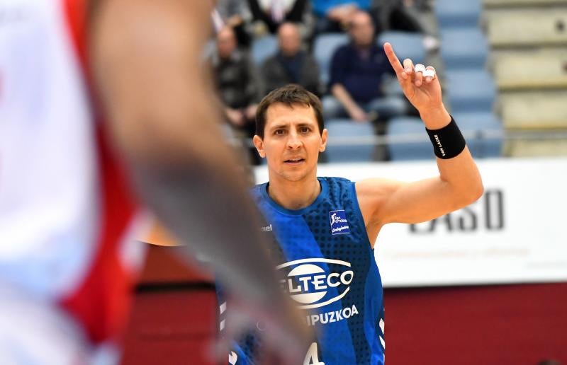 El Baskonia se lleva la victoria, 72-84. Los alaveses hacen valer su calidad para imponerse a un Gipuzkoa Basket que brilló en la primera mitad pero que tuvo que hincar la rodilla ante un rival superior.