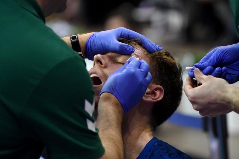 El Baskonia se lleva la victoria, 72-84. Los alaveses hacen valer su calidad para imponerse a un Gipuzkoa Basket que brilló en la primera mitad pero que tuvo que hincar la rodilla ante un rival superior.