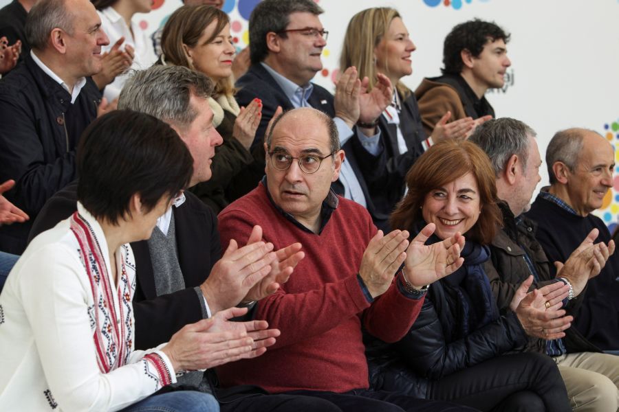 El PNV ha celebrado el Aberri Eguna con un acto público en la Plaza Nueva de Bilbao, bajo el lema 'Gure etorkizuna, gure aberria'