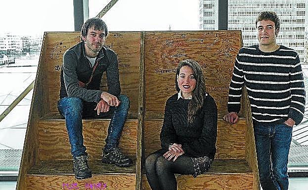 Nueva generación. Cabieces, Larrañaga y Urdangarin posan en Tabakalera.