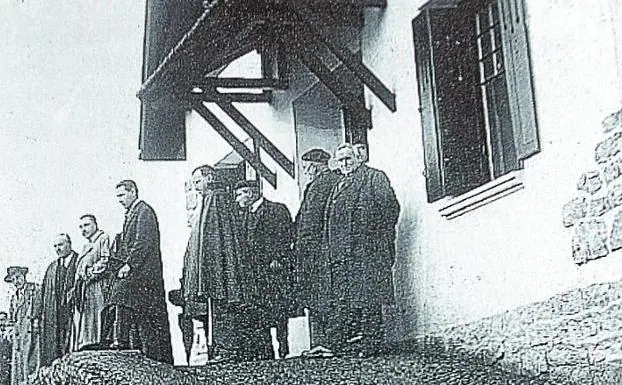 De 1918 a 1968. Inauguración del pabellón de infecciosos en 1918 junto al hospital, y la SD Beasain en Berazubi antes de jugar contra el Ilintxa