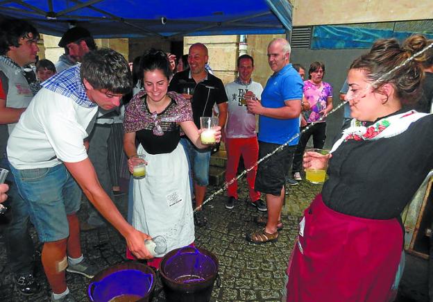 El día 21 se podrá degustar sidra en la plaza eskoriatzarra. 