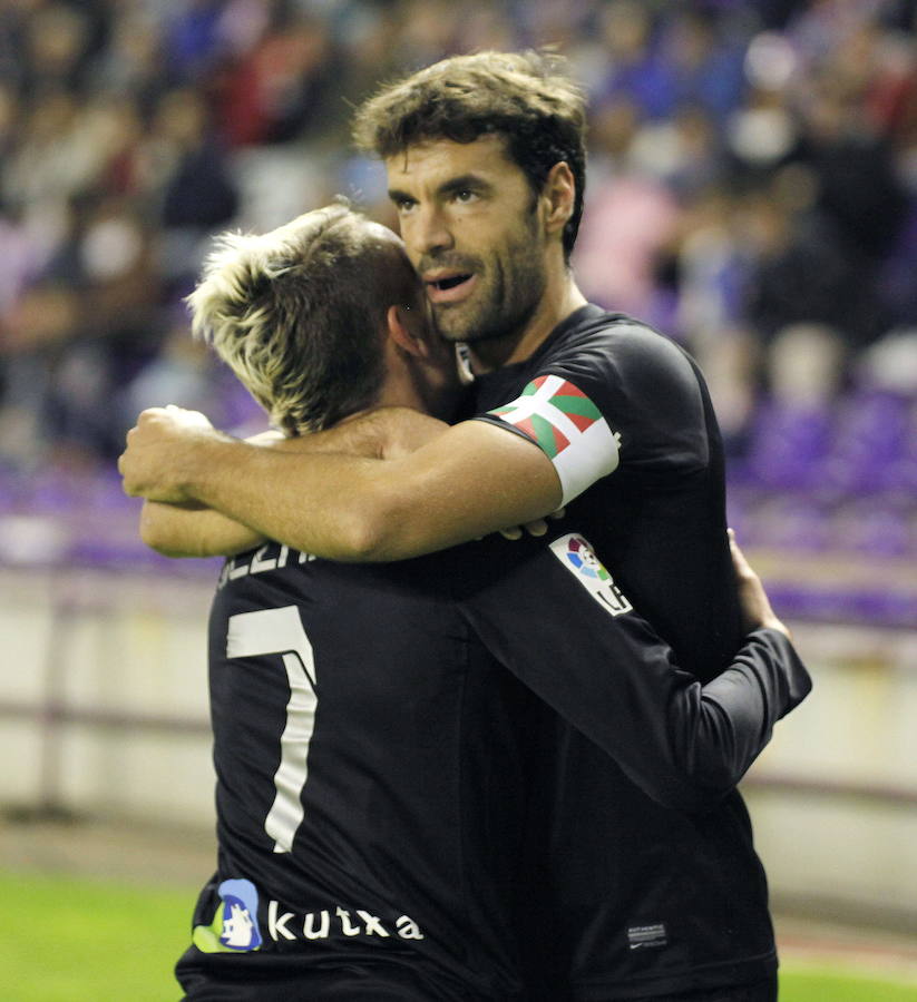 Griezmann y Prieto se funden en un cálido abrazo en un partido en Liga de 2013.
