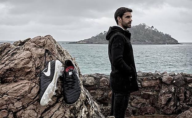 Imagen que la Real Sociedad ha hecho pública con el mensaje de Xabi Prieto colgando las botas. 