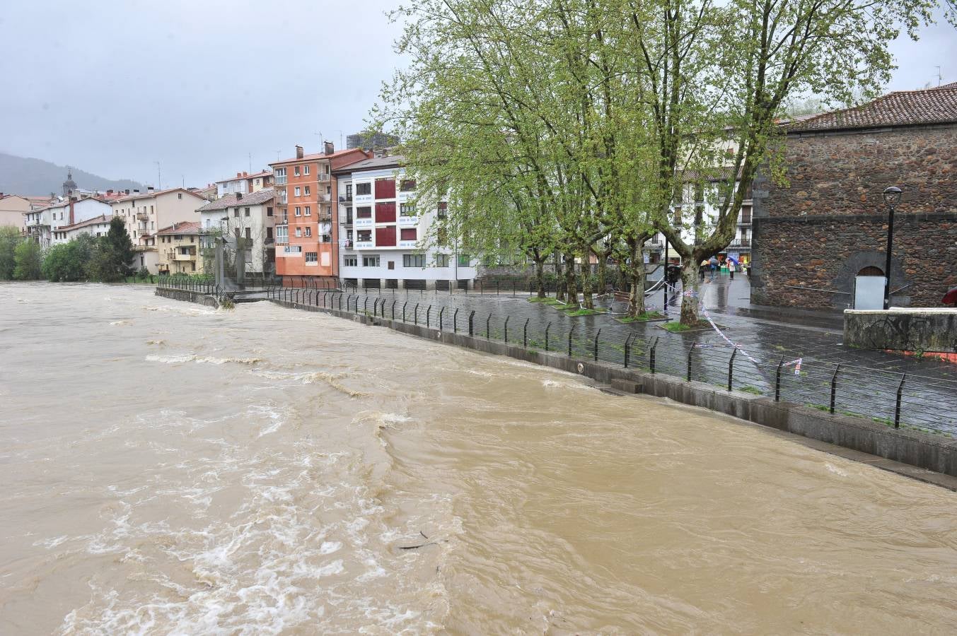 Tras la delicada situación que se vivió con los ríos en Gipuzkoa el miércoles, así han estado el jueves. 