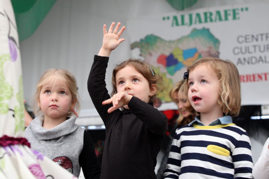 El Centro Cultural Andaluz Aljarafe ha organizado la XI. Feria de Abril que comenzó el pasado jueves 12 y que hasta el domingo traerá actividades, fiesta y gastronomía a Errenteria. 