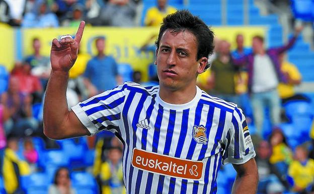 Oyarzabal celebra el gol marcado en el último encuentro de la Real Sociedad.