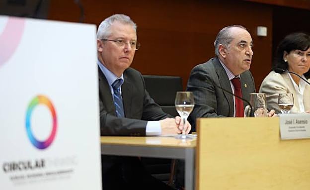 El consejero de Medio Ambiente, Iñaki Arriola, en la presentación del informe