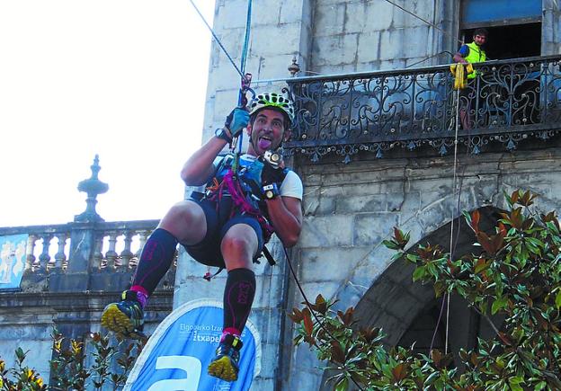 Kalegoen. La tirolina será uno de los atractivos de la fiesta. 