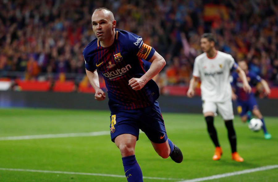 Andrés Iniesta se despidió de la Copa del Rey de la mejor manera posible, levantando el trofeo de campeón y realizando un auténtico partidazo que incluyó un gran gol marca de la casa.