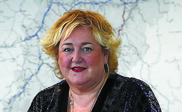 Aintzane Oiarbide, en su despacho del departamento de Infraestructuras Viarias.
