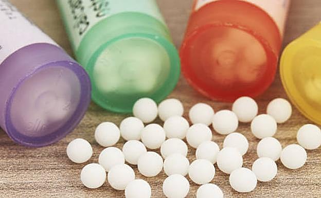 Los colegios sanitarios de Gipuzkoa también alertan de los riesgos de la homeopatía