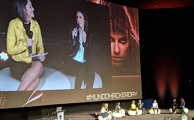 Mesa redonda de 'Mujeres y ciberseguridad' en Mundo Hacker Day 2018.