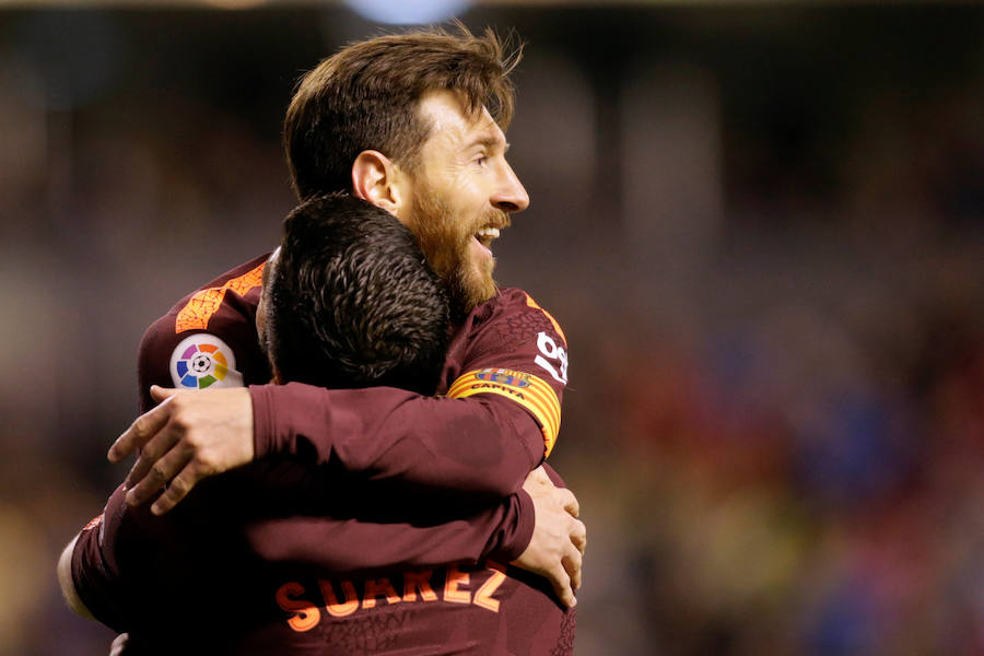 Así celebraron los jugadores del Fútbol Club Barcelona la vigésimo quinta Liga en la historia del club, después de doblegar al Deportivo en Riazor.