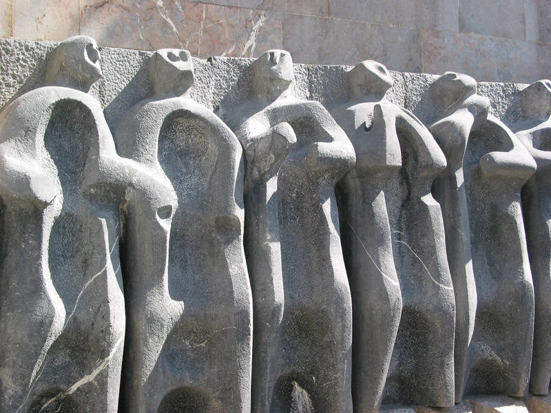 Mitología y tradición se funden en uno de los últimos valles secretos de la montaña guipuzcoana. Se trata de Araotz, un pequeño barrio rural cercano al santuario de Arantzazu donde el tiempo parece detenido