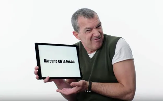 Antonio Banderas explica en un divertido video a los americanos lo que significan 'me cago en la leche' y otras jergas