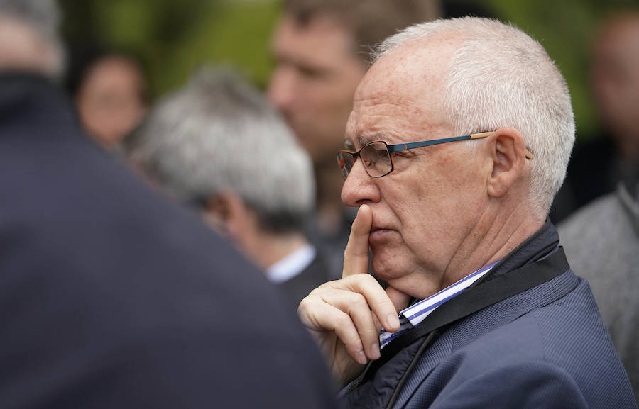 La villa Arnaga, en Kanbo, ha acogido la cumbre, organizada por el Grupo Internacional de Contacto (GIC), el Foro Social Permanente y la asociación vascofrancesa Bake Bidea, y que ha reunido a «personalidades internacionales» que han avalado la decisión de disolverse hecha pública este jueves por ETA.