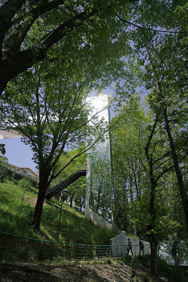 Los municipios de la bahía de Pasaia se benefician de ayudas forales que permiten acometer mejoras urbanísticas y crear nuevos equipamientos. La Diputación y las localidades implicadas han firmado un nuevo convenio que suma 8,4 millones en cuatro años