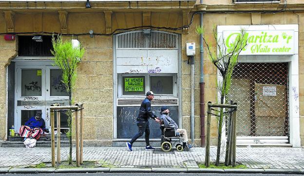 La primera manzana de la calle San Martin presenta una imagen de abandono y desocupación comercial.