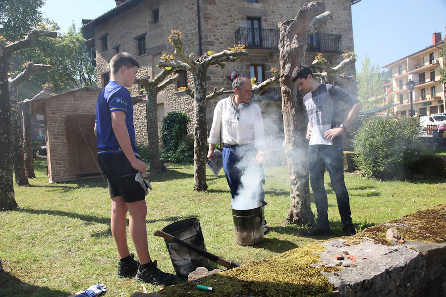 Idiazabal ha vivido este domingo una nueva edición de la Feria del Queso Vasco.