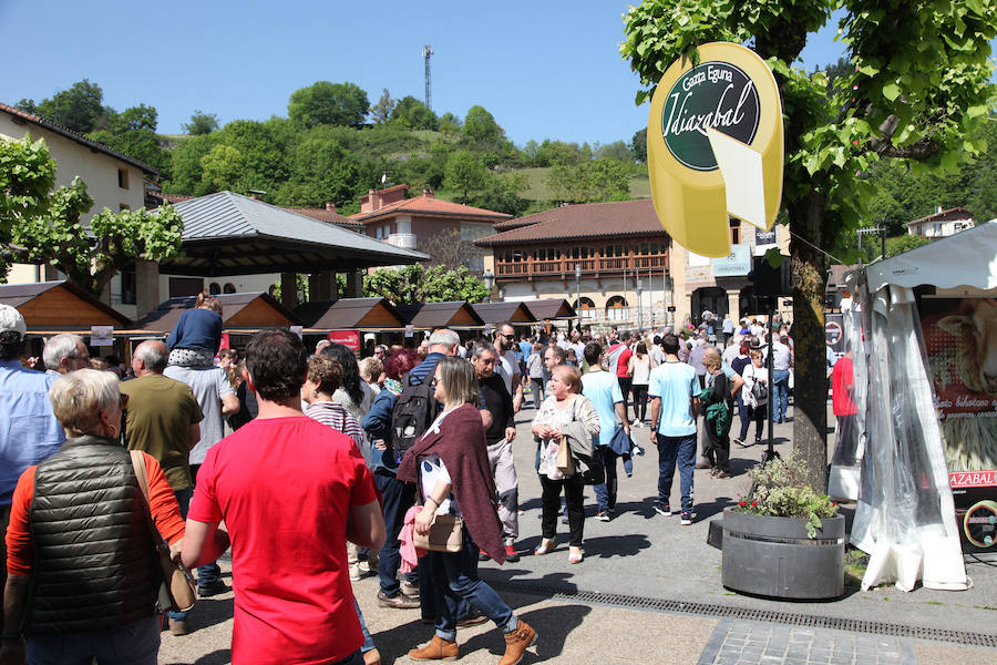 Idiazabal ha vivido este domingo una nueva edición de la Feria del Queso Vasco.