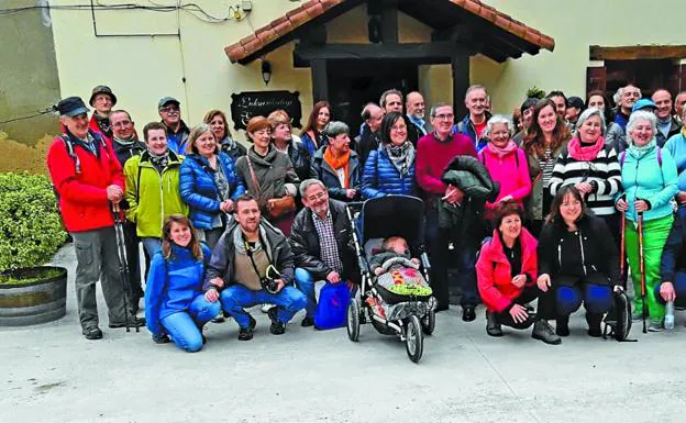 Imagen de los participantes en 'el paseo de Jane' realizado el sábado en Añorga.