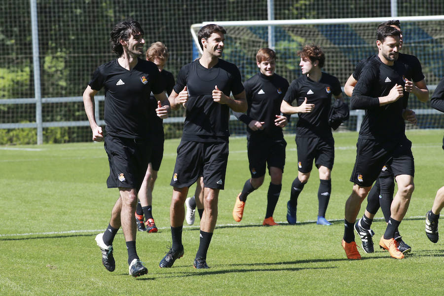 Los jugadores de la Real Sociedad han entrenado este viernes en Zubieta de cara al partido de mañana a las 16.15 horas en Anoeta contra el Leganés en Anoeta.
