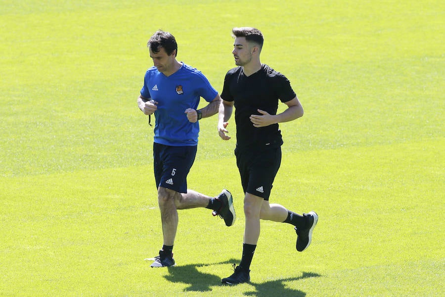 Los jugadores de la Real Sociedad han entrenado este viernes en Zubieta de cara al partido de mañana a las 16.15 horas en Anoeta contra el Leganés en Anoeta.