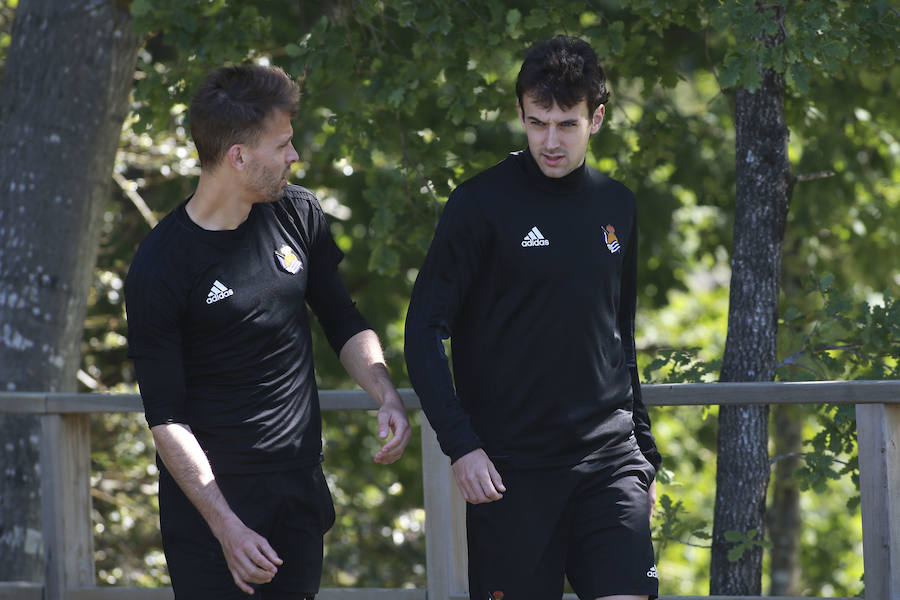 Los jugadores de la Real Sociedad han entrenado este viernes en Zubieta de cara al partido de mañana a las 16.15 horas en Anoeta contra el Leganés en Anoeta.