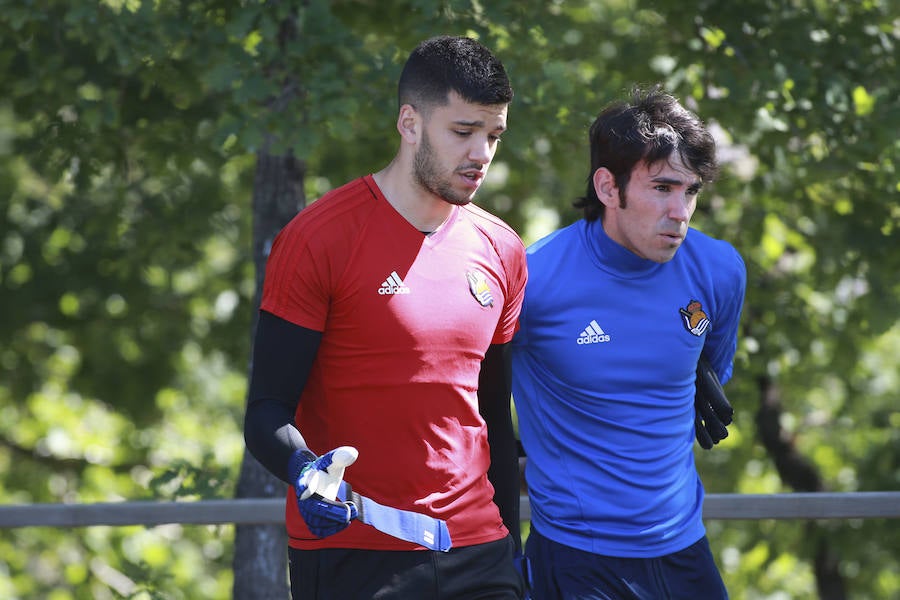 Los jugadores de la Real Sociedad han entrenado este viernes en Zubieta de cara al partido de mañana a las 16.15 horas en Anoeta contra el Leganés en Anoeta.