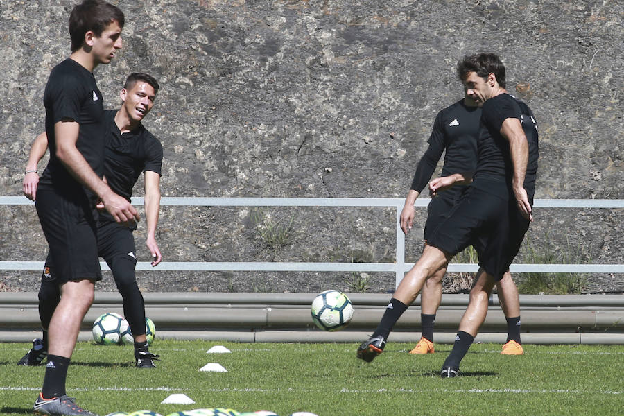 Los jugadores de la Real Sociedad han entrenado este viernes en Zubieta de cara al partido de mañana a las 16.15 horas en Anoeta contra el Leganés en Anoeta.