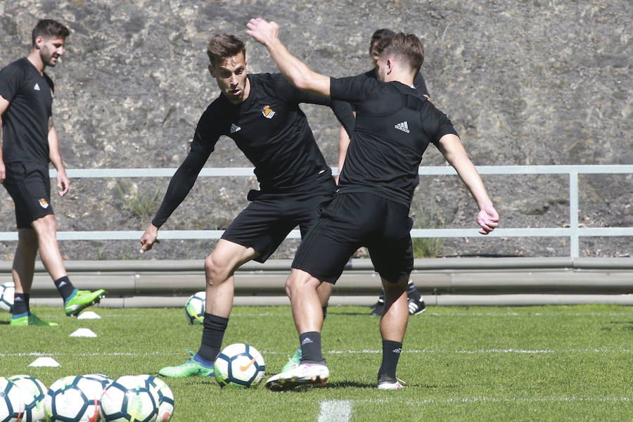 Los jugadores de la Real Sociedad han entrenado este viernes en Zubieta de cara al partido de mañana a las 16.15 horas en Anoeta contra el Leganés en Anoeta.