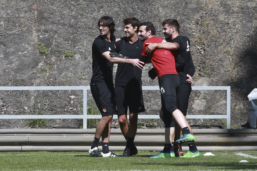Los jugadores de la Real Sociedad han entrenado este viernes en Zubieta de cara al partido de mañana a las 16.15 horas en Anoeta contra el Leganés en Anoeta.