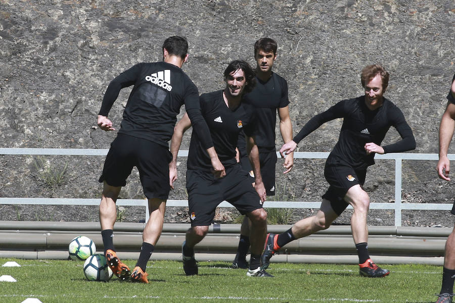 Los jugadores de la Real Sociedad han entrenado este viernes en Zubieta de cara al partido de mañana a las 16.15 horas en Anoeta contra el Leganés en Anoeta.