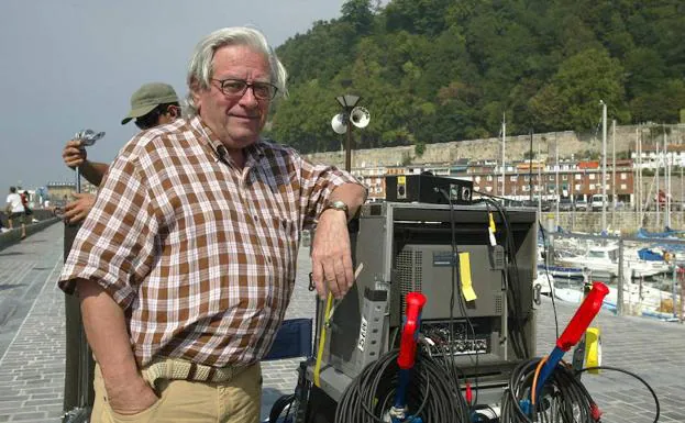 Antonio Mercero durante el rodaje de su última película en San Sebastián, en 2006. 